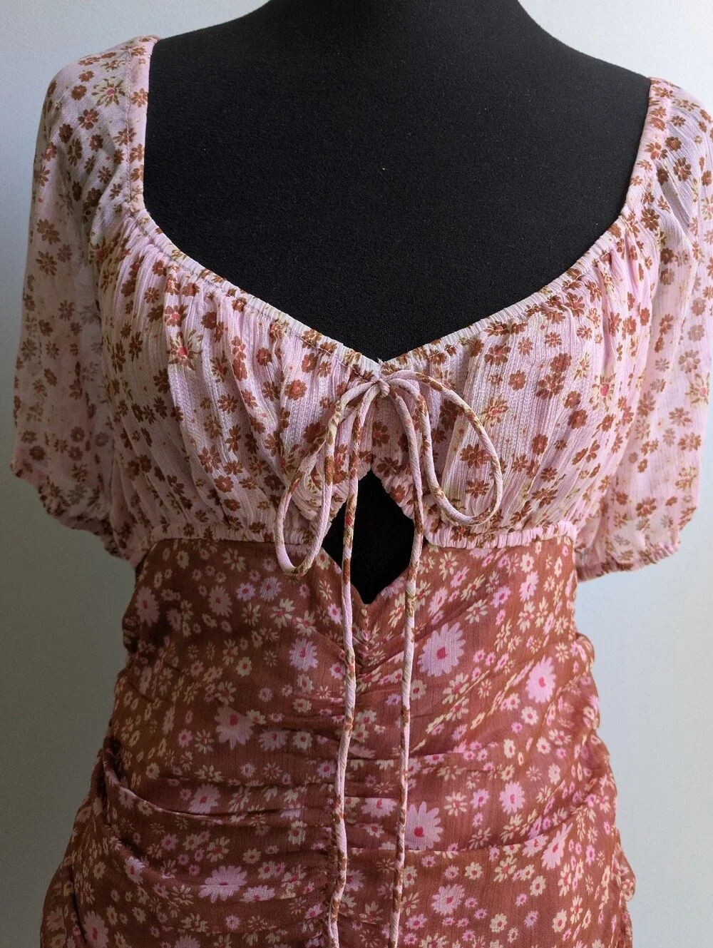 EUC...Free People Tessa Floral Puff Sleeve Ruched Mini Dress Size S - Picture 4 of 8